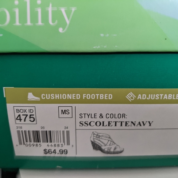 Sense & Sensibility wedge sandals - Picture 4 of 4